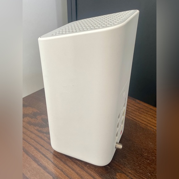 Helix White Wi-Fi Router - Picture 4 of 5